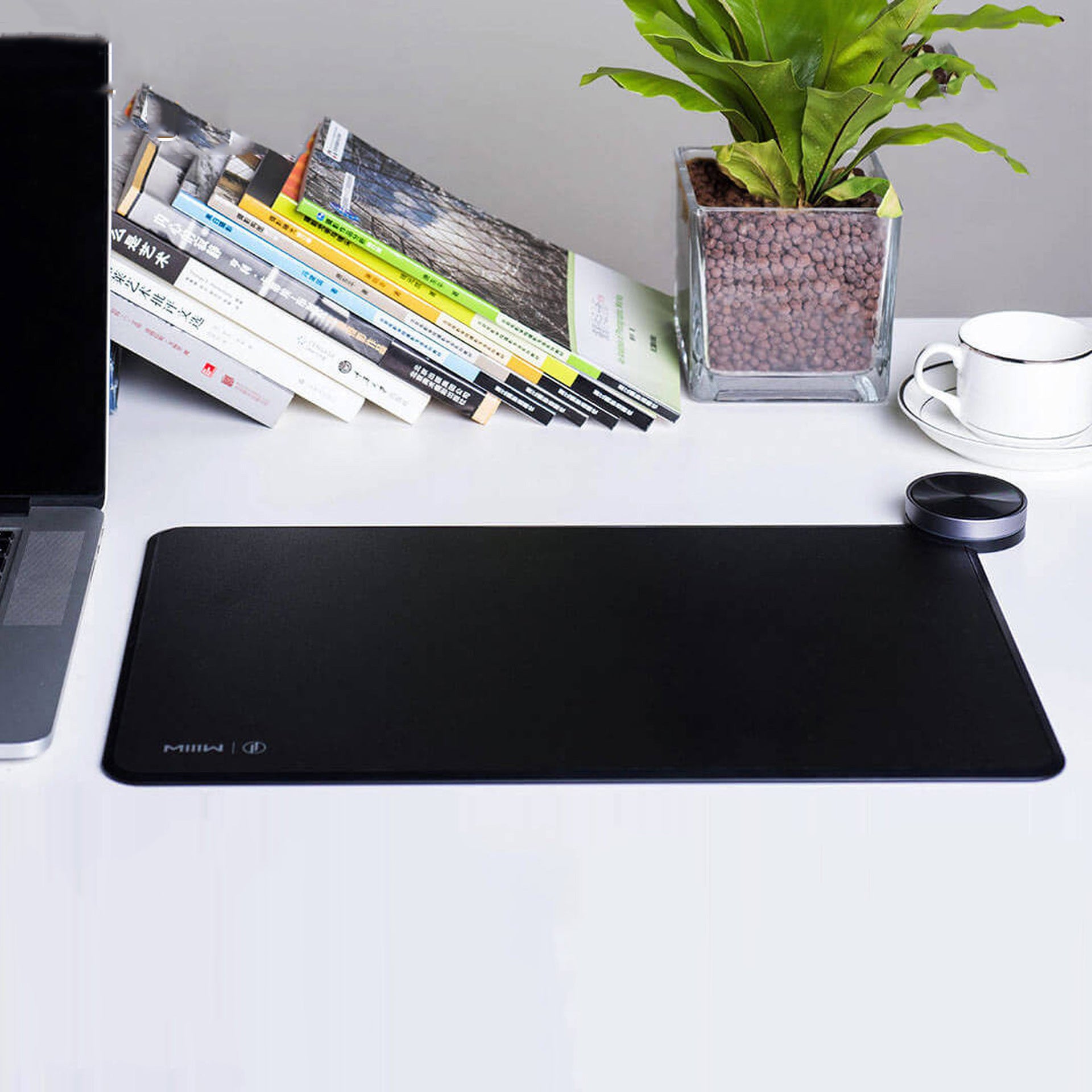 Wireless charging mouse pad