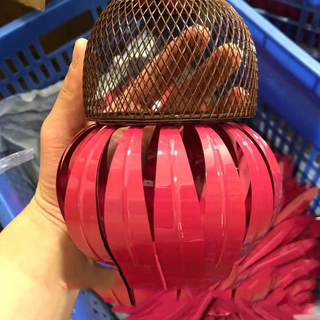 Petal Shape Bird Feeder - Wire Garden - Amanluxe