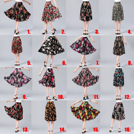 Middle-aged and elderly dancing skirts skirts