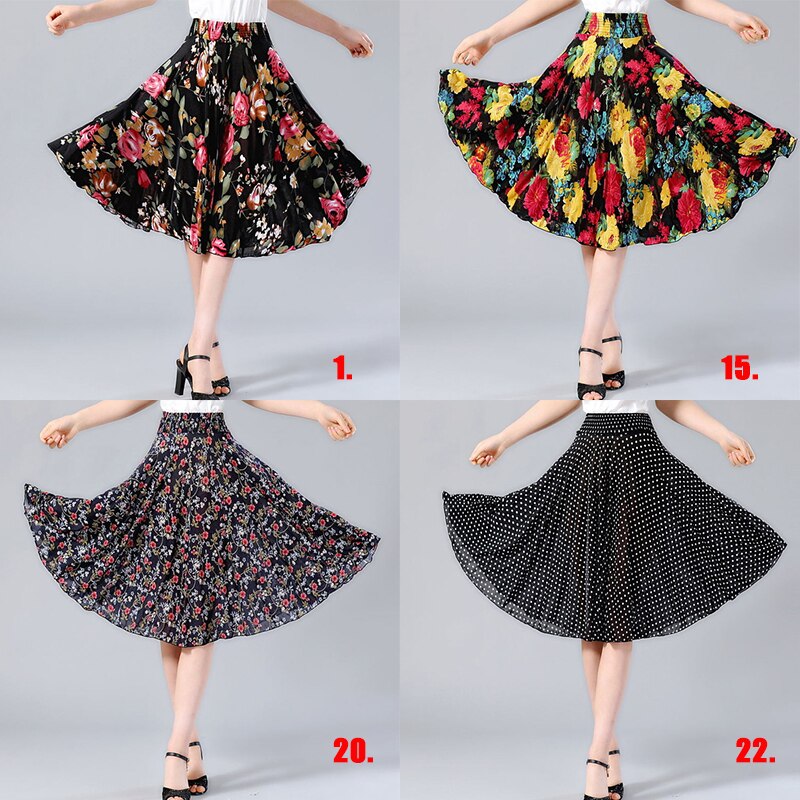 Middle-aged and elderly dancing skirts skirts