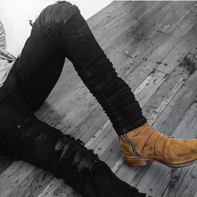 Shredded jeans, slim feet, jeans, motorcycle, men's trousers